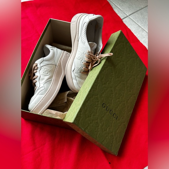 Gucci shoes GG lightly used, they were too small for me to wear with tights - Picture 11 of 14